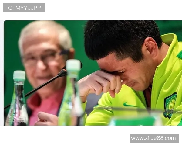 足球明星在比赛中泪洒赛场感动无数球迷引发热议