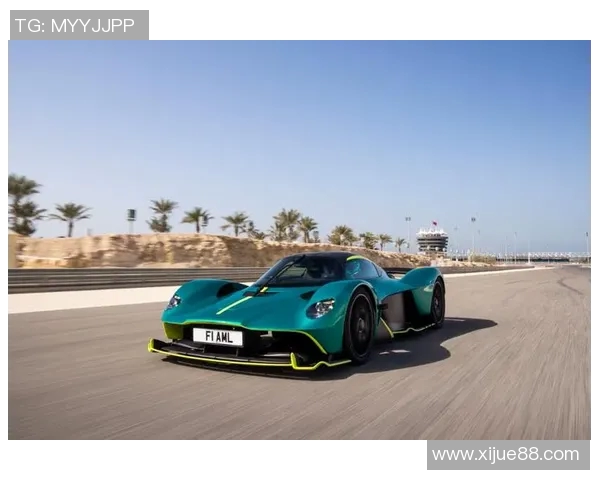 足球明星驾驶阿斯顿马丁展现风采与速度的完美结合